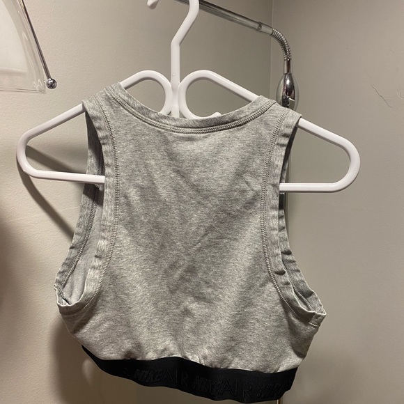 Nike running/training top - Picture 2 of 2